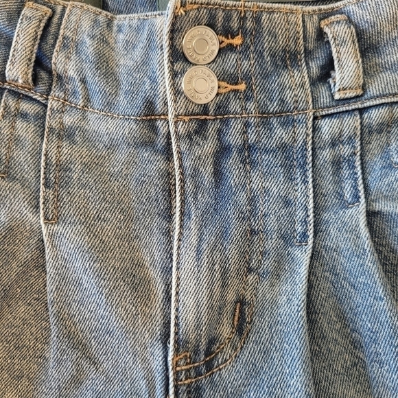 WILD FABLE WOMEN'S A-LINE HIGH RISE FRAYED HEM JEAN SHORTS - Picture 4 of 8